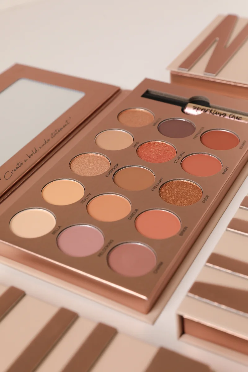 bassam fattouh The Nude palette 15 Shades + Eyeshadow