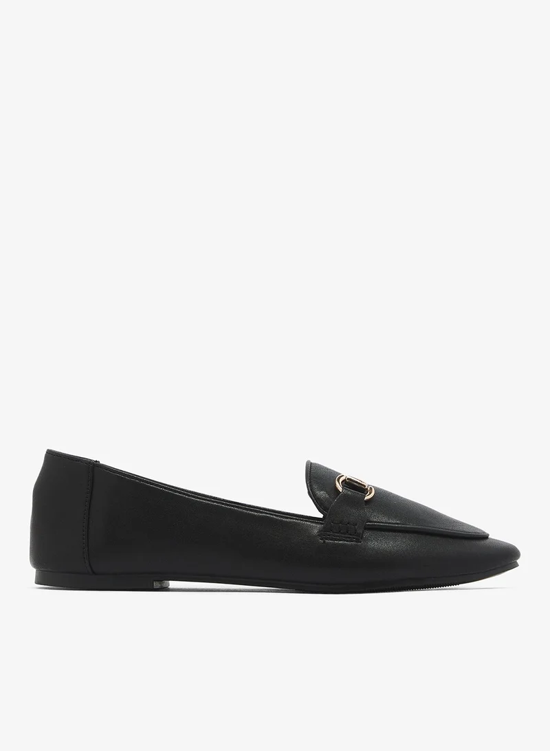 Nori Closed-Toe Moccasins