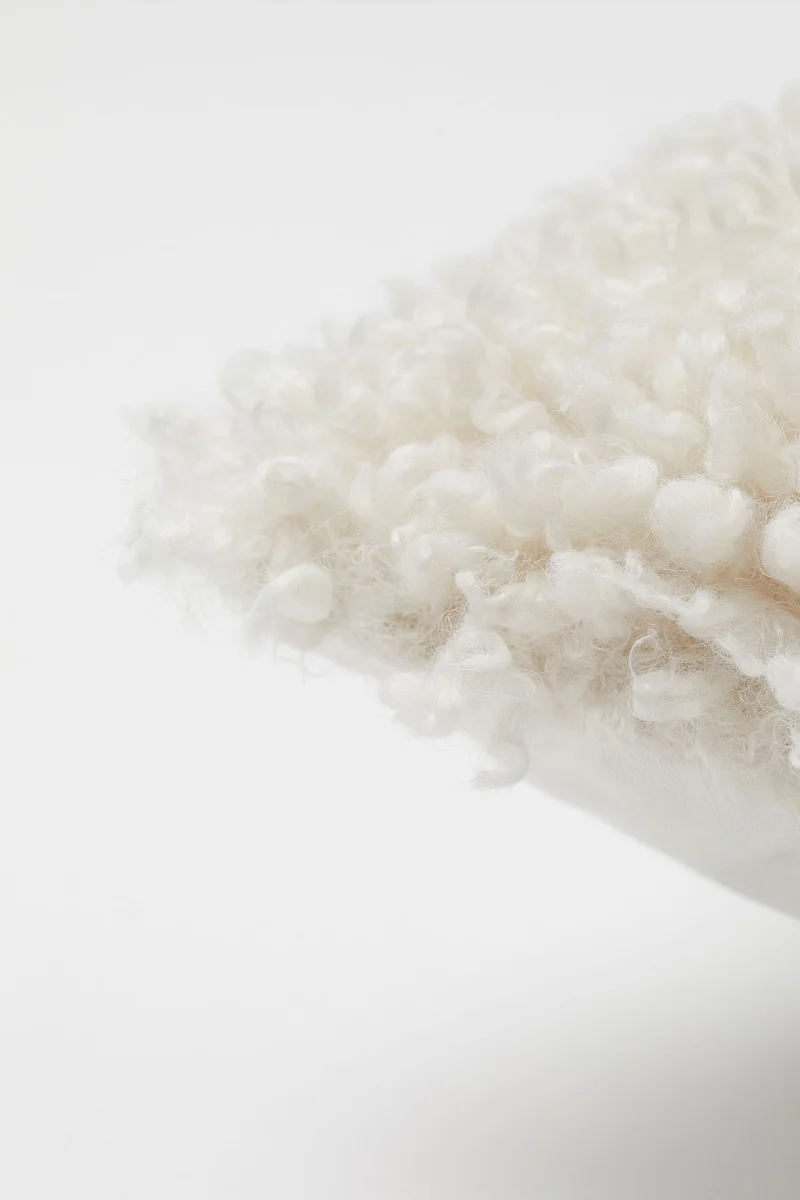 اتش اند ام غطاء وسادة من الفرو الصناعي