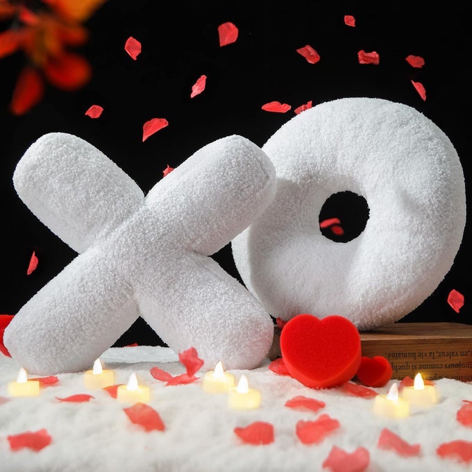 XO PILLOWS VALENTINES LOVE XO SHAPED PILLOW WHITE THROW PILLOWS LOVE PILLOW GIFTS ULTRA SOFT TEDDY FLEECE WEDDING PILLOWS WOMEN GIRLS KID ROOM DECOR VALENTINES DAY DECOR 14X14 INCH