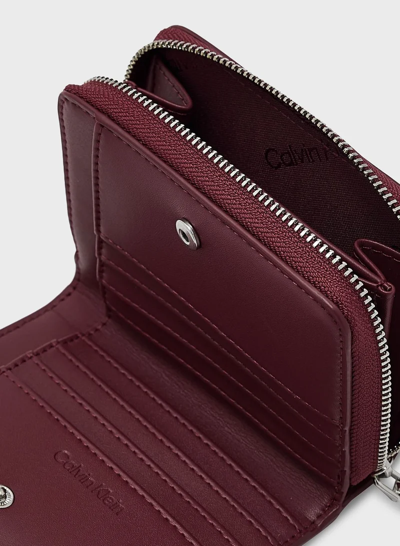 Calvin Klein Jeans Logo Detailed Zip Over Wallet