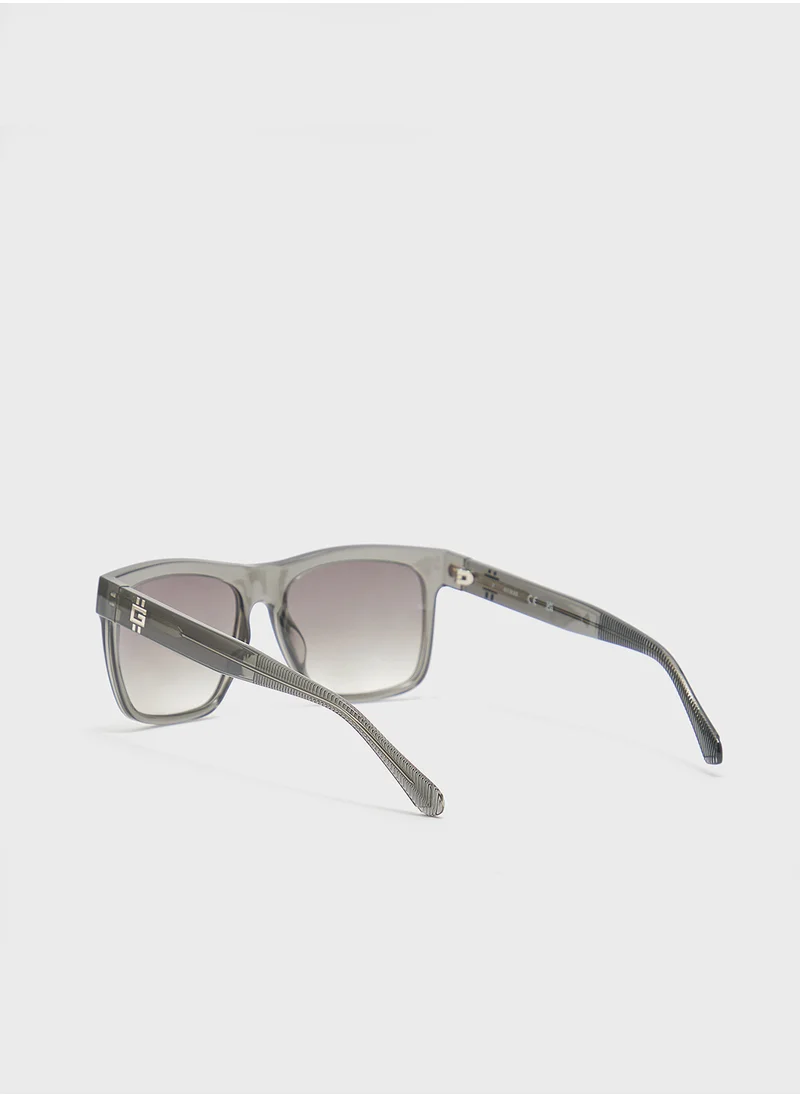 جس Gu0022220B57 Wayfarers Sunglasse
