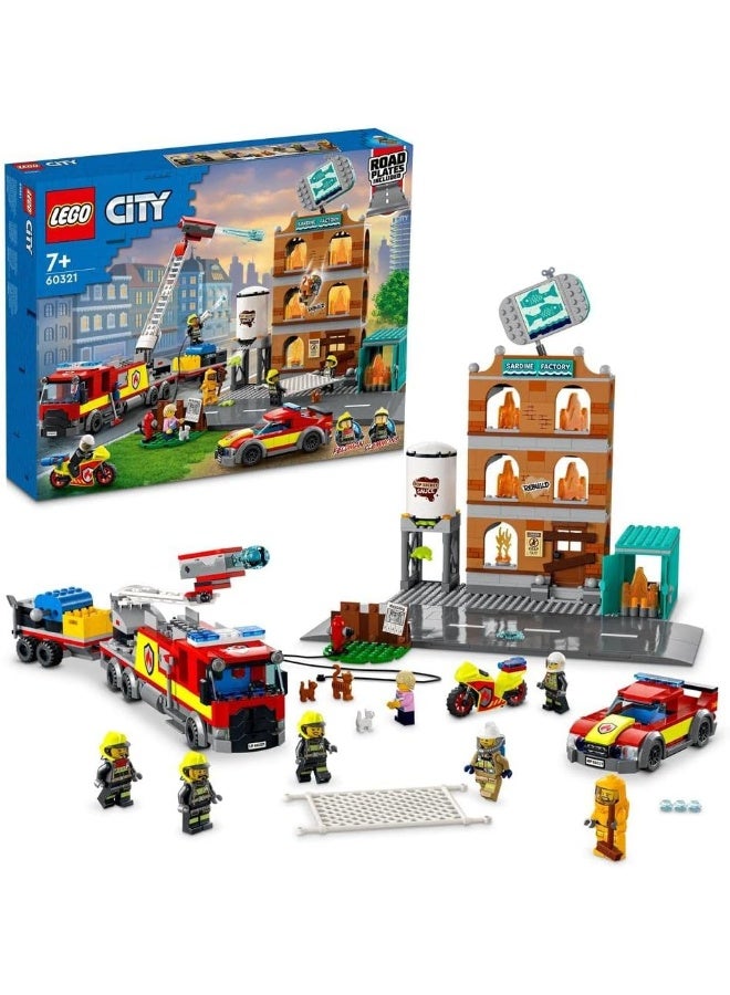 LEGO® City Fire Brigade 60321 Building Kit (766 Pieces) - Image 3