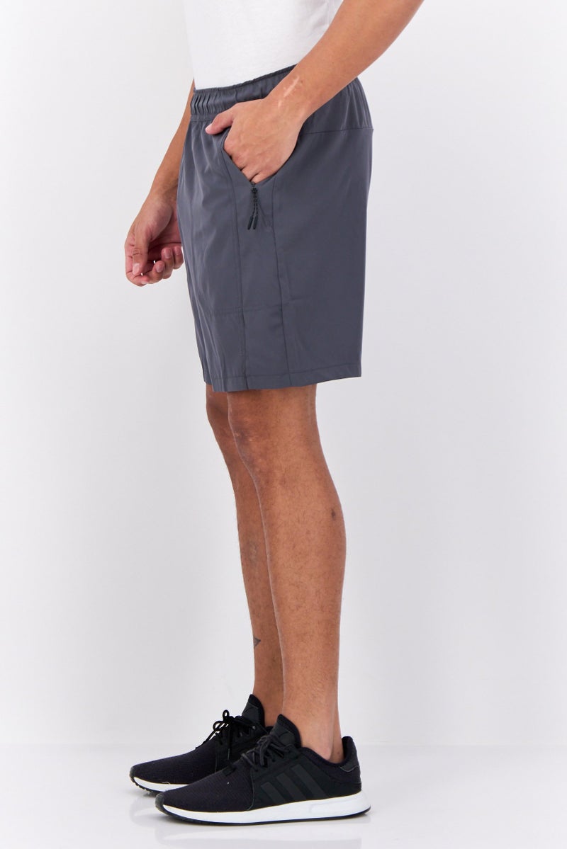 MOTION شورتات تدريب رياضية للرجال بفتحة جانبية، رمادي غامق - Image 2