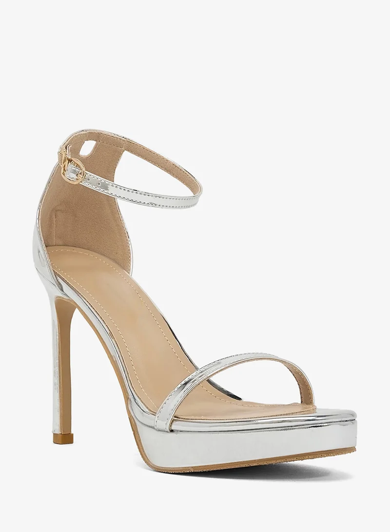 ايلا صندل بكعب عريض ومنصة