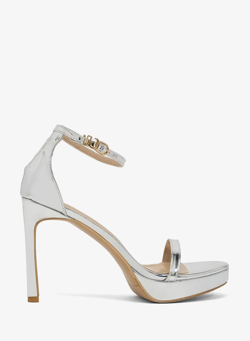 ايلا صندل بكعب عريض ومنصة