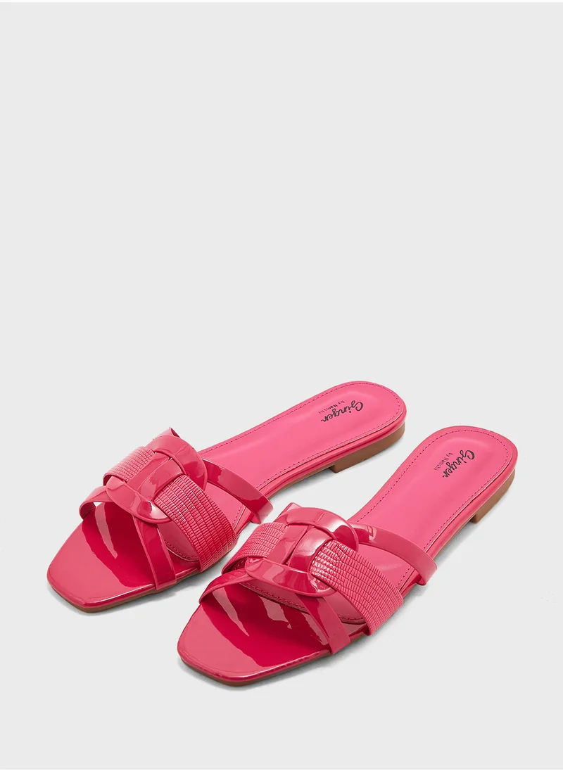 Ginger Twisted Design Flat Sandal