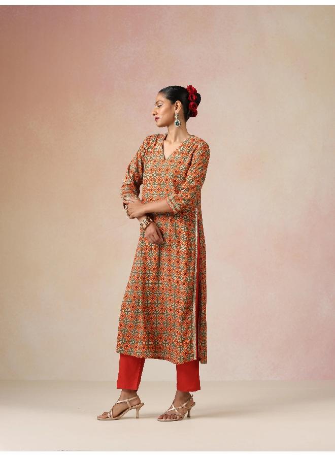 trueBrowns Green Red Print Viscose Straight High-Slit Kurta Set - Image 3
