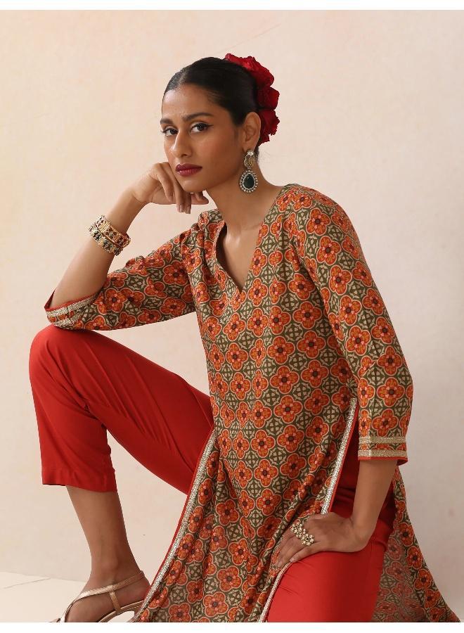 trueBrowns Green Red Print Viscose Straight High-Slit Kurta Set - Image 1