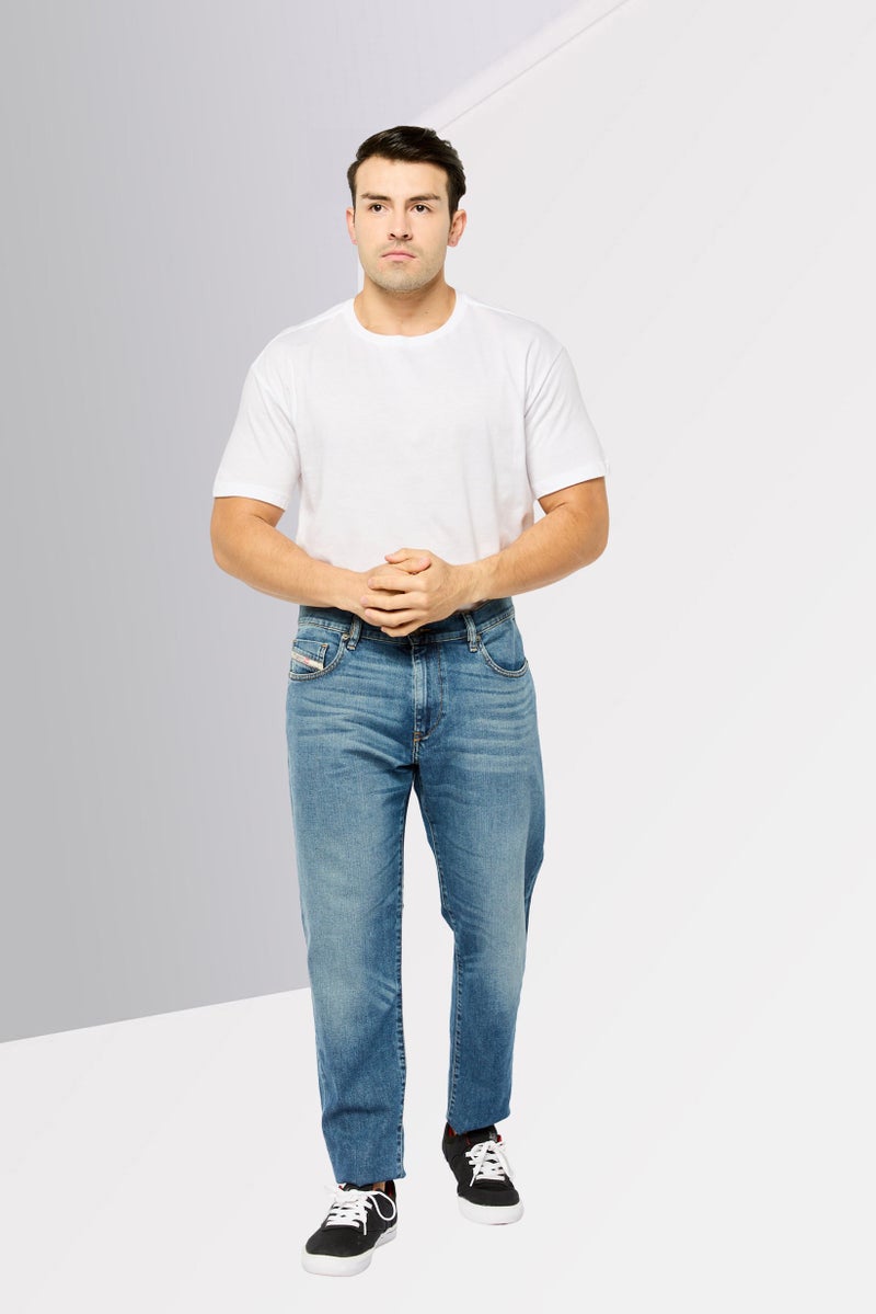 DIESEL جينز د-ستركت للرجال بقصة ضيقة وقابل للتمدد، أزرق - Image 2