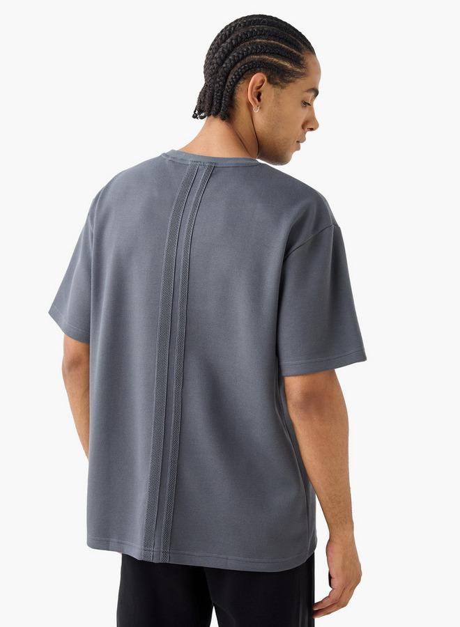 كابا تيشيرت كابا مطرز بياقة دائرية وأكمام قصيرة - Image 3