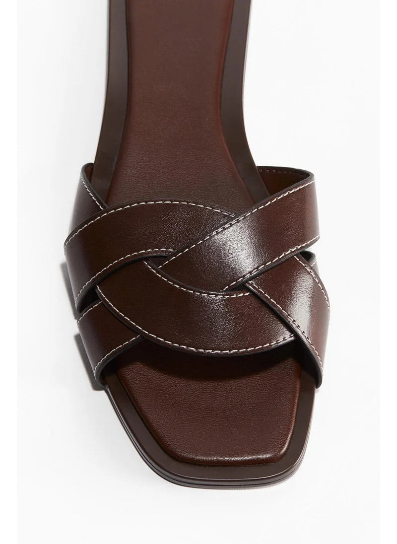 اتش اند ام Braided sandals