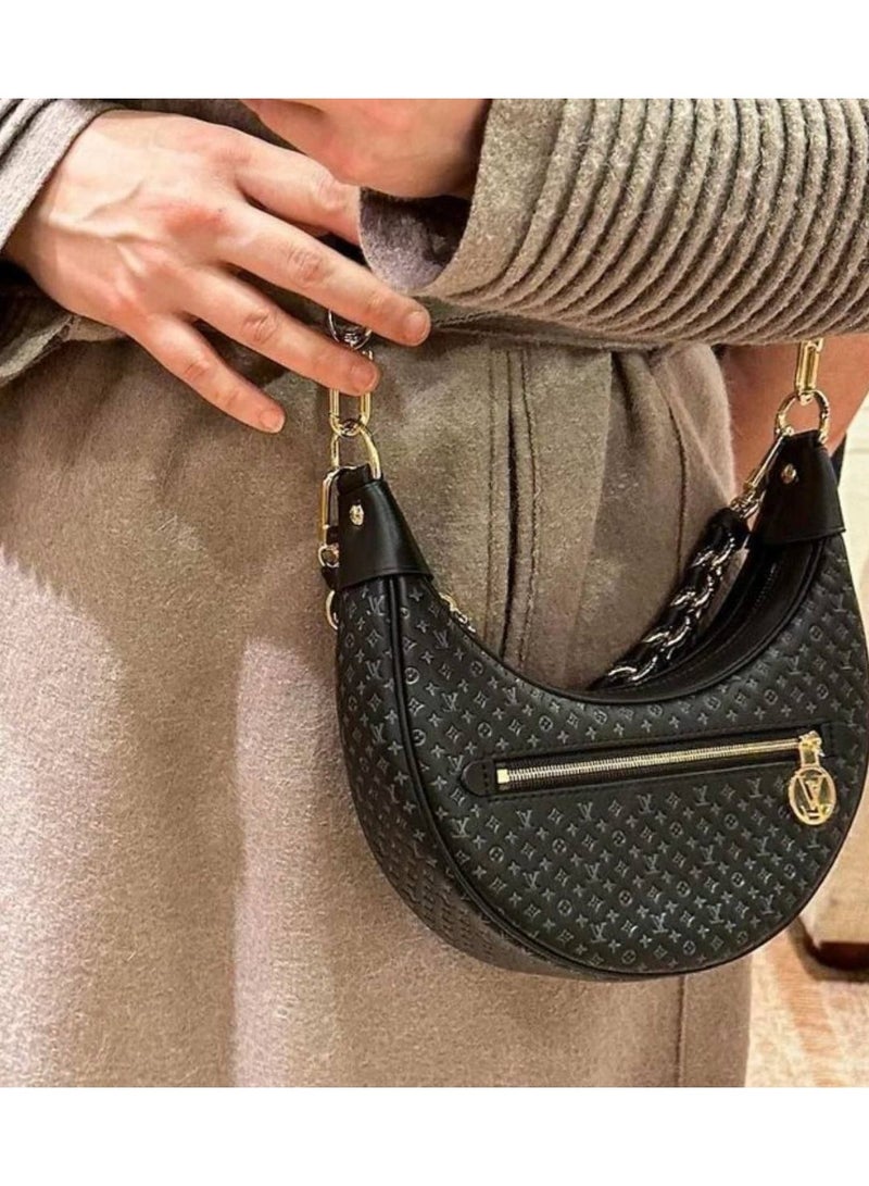 لويس فويتون حقيبة كتف صغيرة سوداء منقوشة من لويس فويتون - تفاصيل سلسلة ذهبية - Image 3