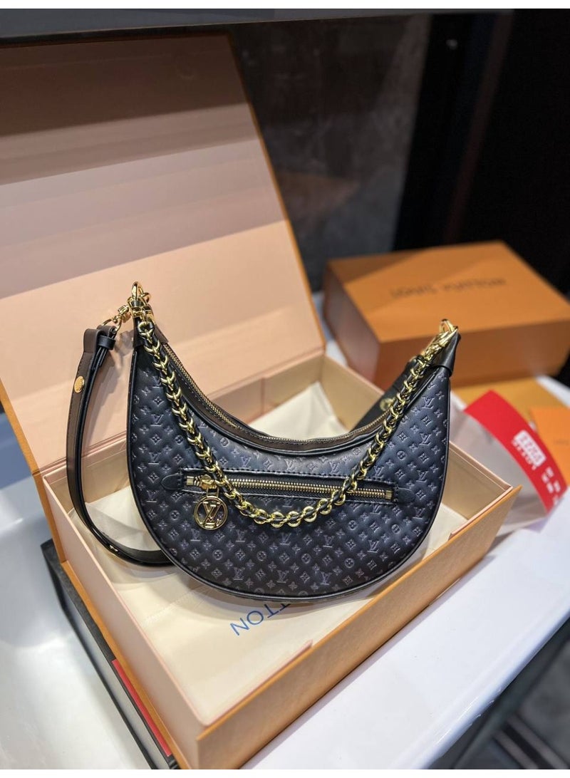 لويس فويتون حقيبة كتف صغيرة سوداء منقوشة من لويس فويتون - تفاصيل سلسلة ذهبية - Image 4