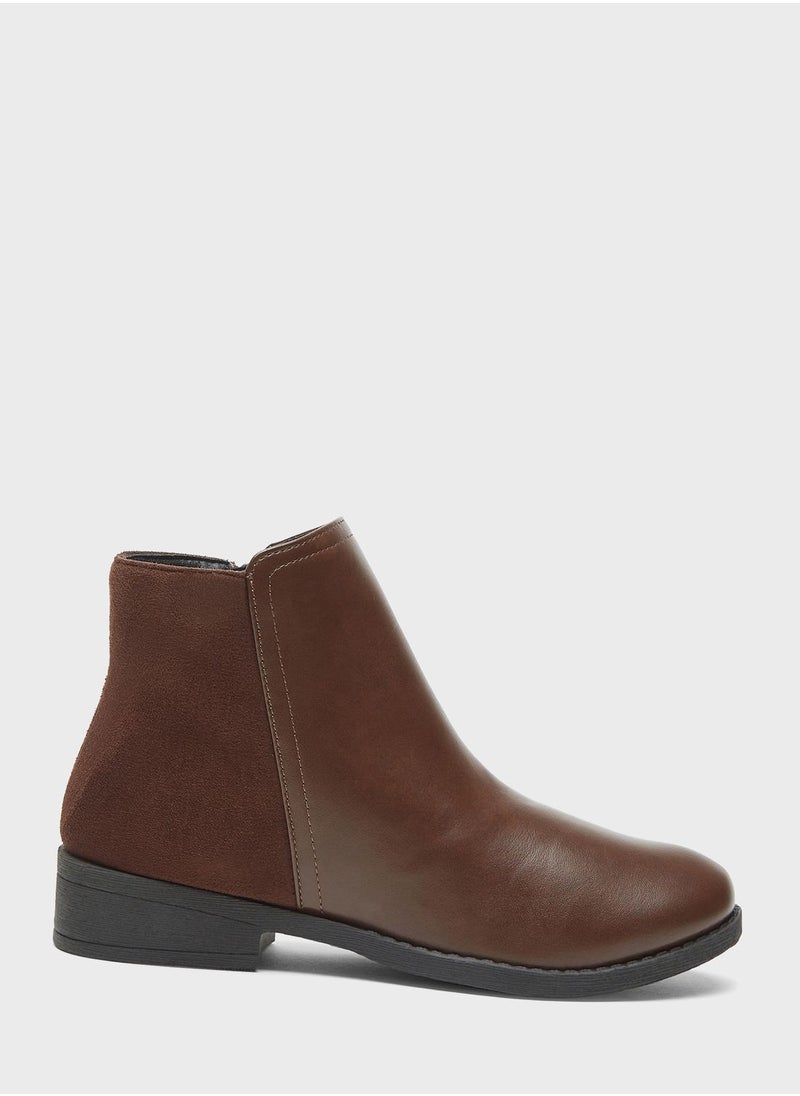 shoexpress - Essential Ankle Boots - Image 1