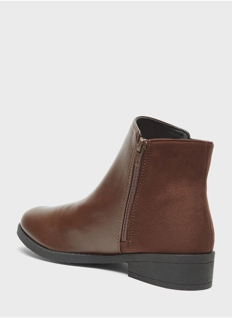 shoexpress - Essential Ankle Boots - Image 1