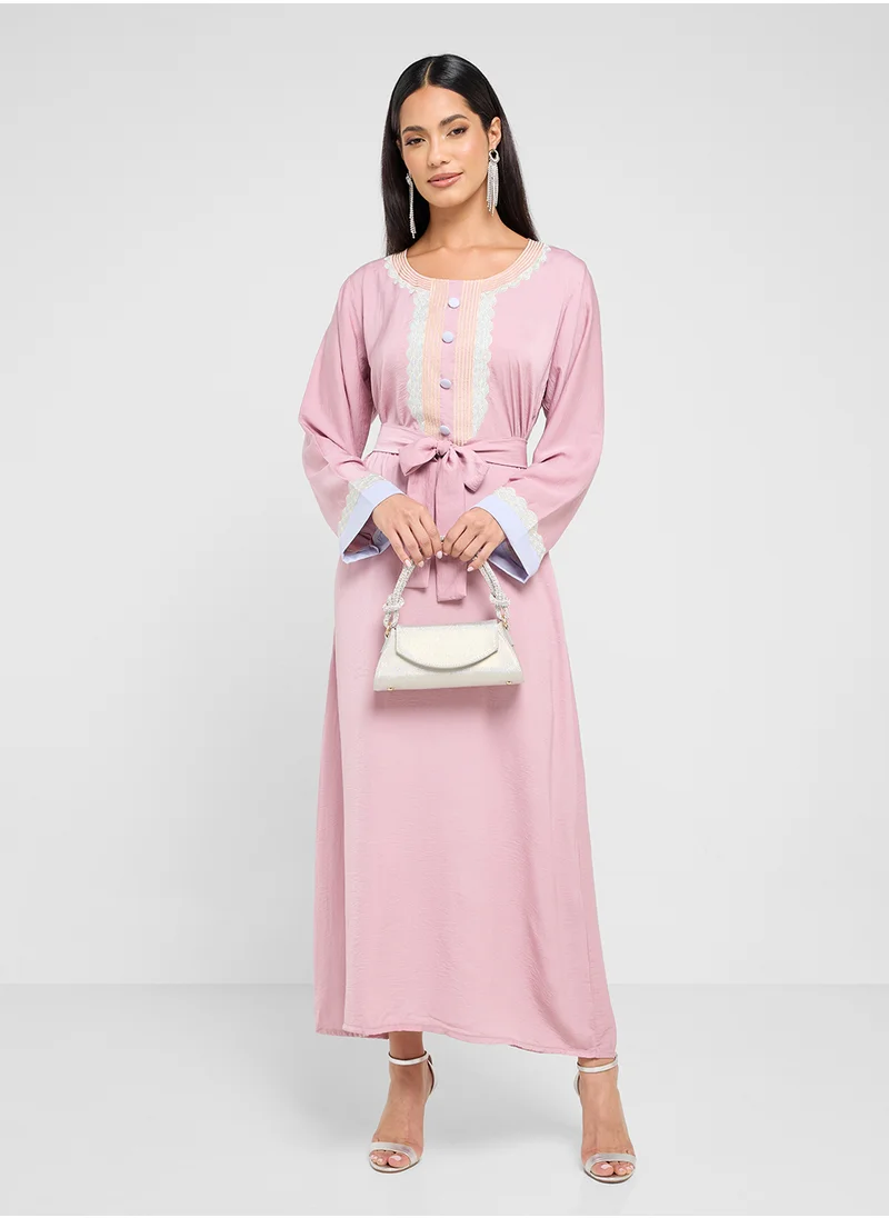 hayas closet Straight Sleeve Crew Neck Embroidered Abaya