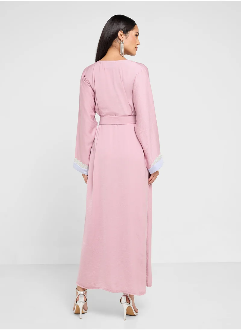 hayas closet Straight Sleeve Crew Neck Embroidered Abaya