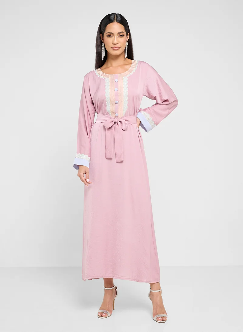 hayas closet Straight Sleeve Crew Neck Embroidered Abaya