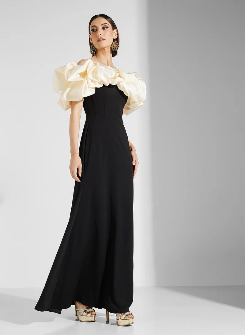 نمشي x Ruffled Shoulder Maxi Dress