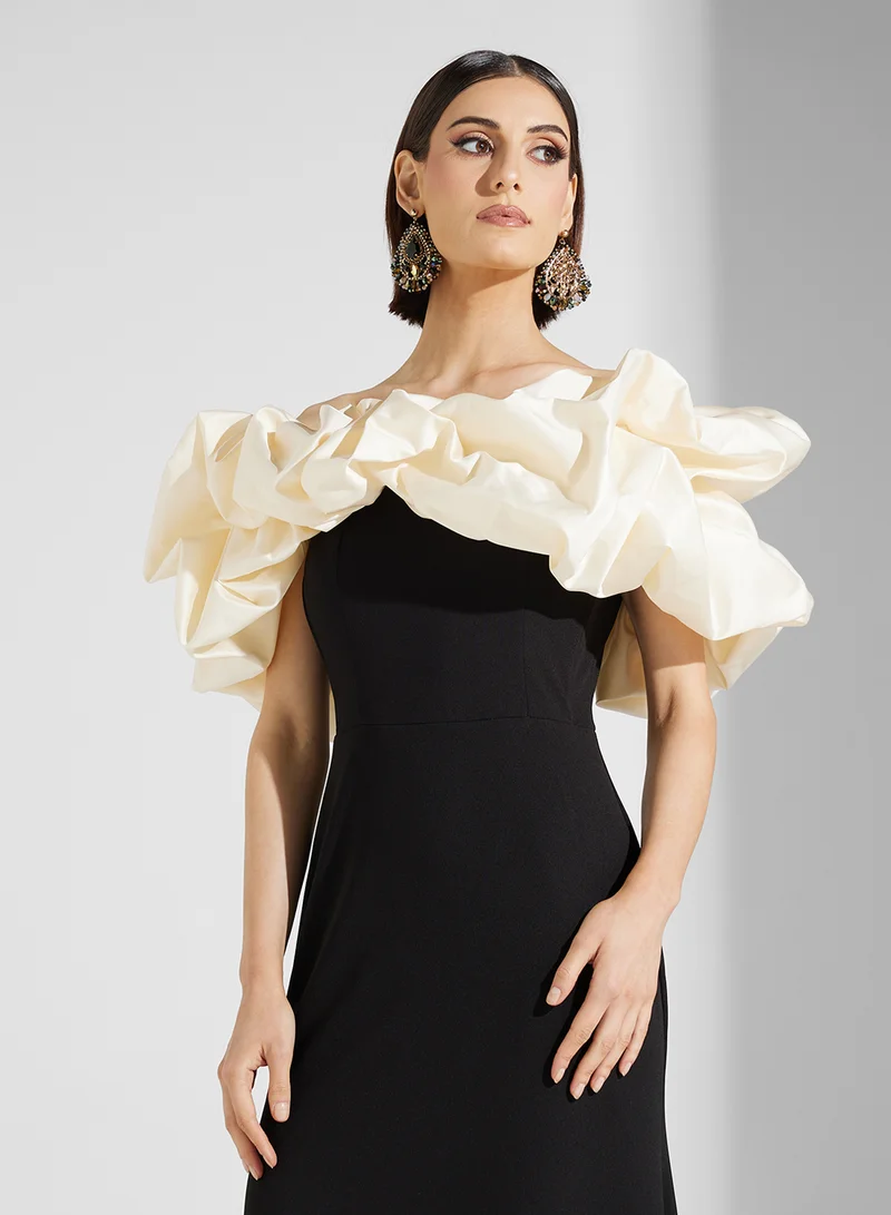 نمشي x Ruffled Shoulder Maxi Dress