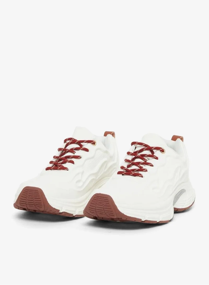 ستايلي اكتيف سنيكرز أبيض بنقوش دانتيل