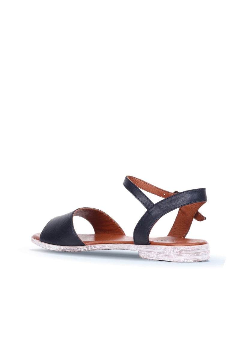 Bueno Contrast Strap Flat Sandals - Image 4