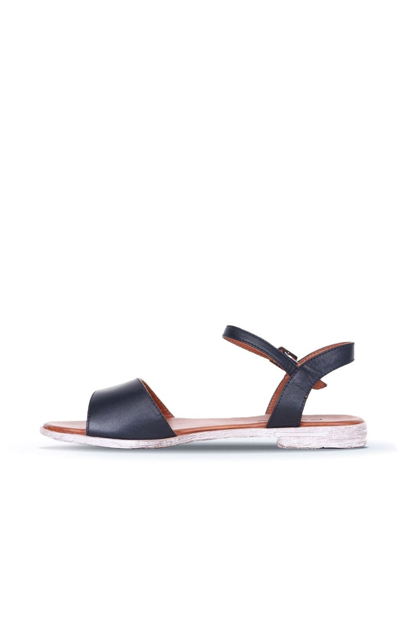 Bueno Contrast Strap Flat Sandals - Image 3