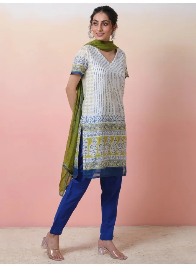 أيه كيه إس Striped Printed V-Neck Kurta & Trousers With Dupatta