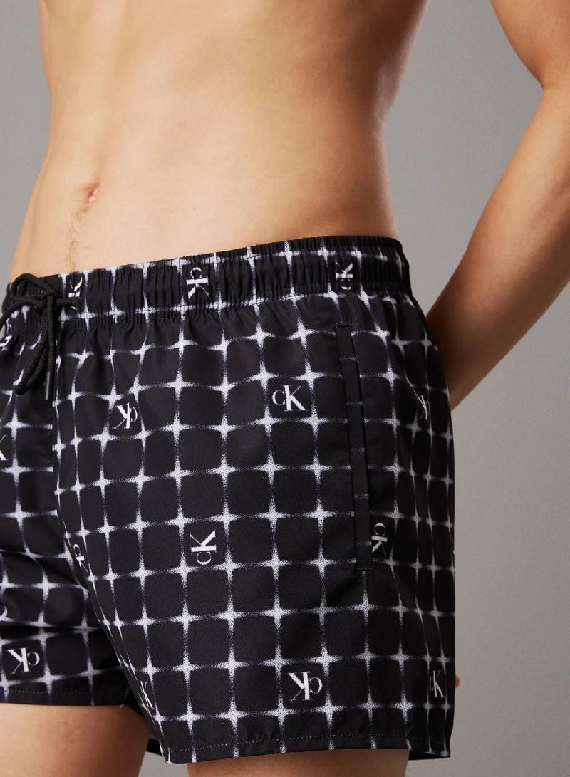 كالفن كلاين جينز شورت سباحة قصير برباط وشعار سي كيه - Image 3