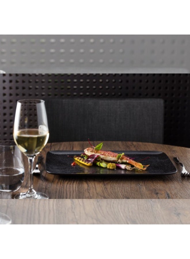 راك بورسلين طبق مستطيل من البورسلين من مجموعة فيوجن من RAK، تصميم كاربون فاخر بلون أسود كاربون، مقاس 33x27 سم، رقم الموديل KRAURX33 – طبق تقديم بورسلين عالي الجودة، متين ومقاوم للخدش، مصنوع في الإمارات – مثالي للمطاعم والفنادق واستخدام المنزل، طبق عشاء مستطيل كبير، من مجموعة فيوجن الراقية، أواني طعام بورسلين فاخرة، مناسب لتقديم الأطباق الفاخرة والوجبات اليومية، تصميم عصري أنيق، خفيف الوزن وسهل التنظيف، مثالي لتقديم الطعام بشكل مميز وفاخر - Image 4