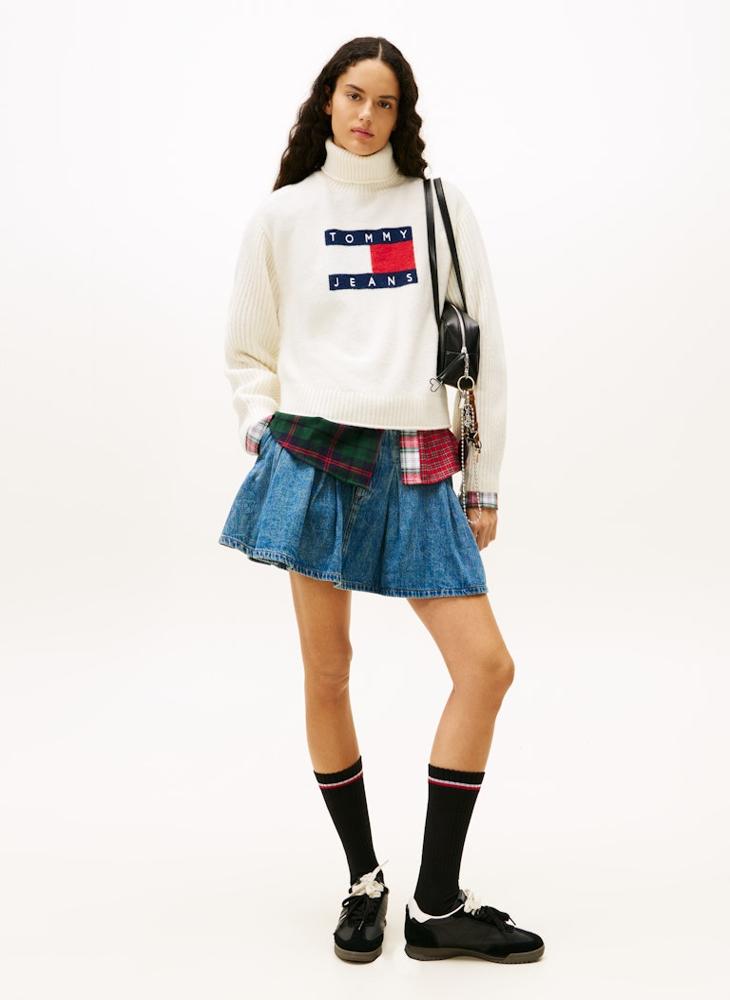 TOMMY JEANS Logo Turtle Neck Pullover Sweater - Image 4