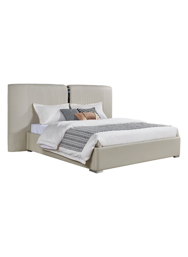 DANUBE HOME طقم سرير ملكي غرايسون 180X200 مع 2 طاولات جانبية، مرآة خزانة مع إضاءة LED وكرسي - أثاث غرفة نوم أنيق باللون الرمادي/الفضي - خشب مصنّع و جلد صناعي - مثالي لغرف النوم الحديثة - Image 4
