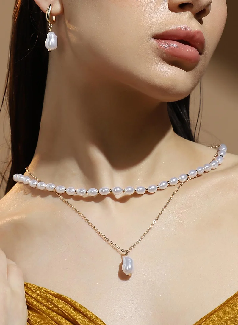 سوهي SOHI Women's The Riviera Jewellery Set For Casual Wear | Pearl White Colour | Alloy Material | Lobster Clasp Closure | Artificial Pearl Jewellery Set | Multi-Layer Necklace & Hoop Earrings For Women & Girls