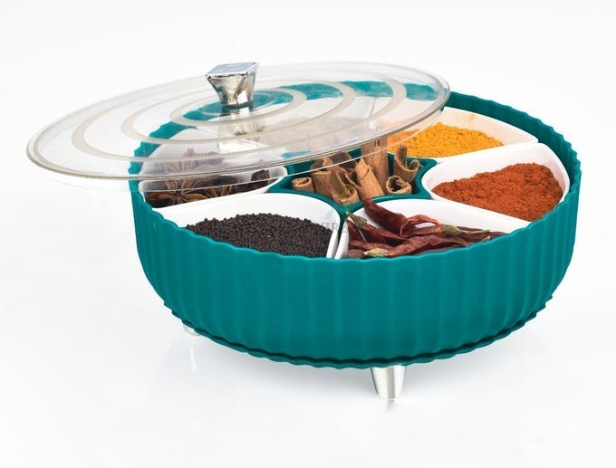 MASALA SPICE BOX 360 REVOLVING ELIGANT RANGOLI MASALA JAR DABBA BOX WITH 7 SECTION SPICES CONDIMENTS STORAGE CONTAINERS SET WITH SPOON AND TRANPERENT LID COLOR MAY VARY