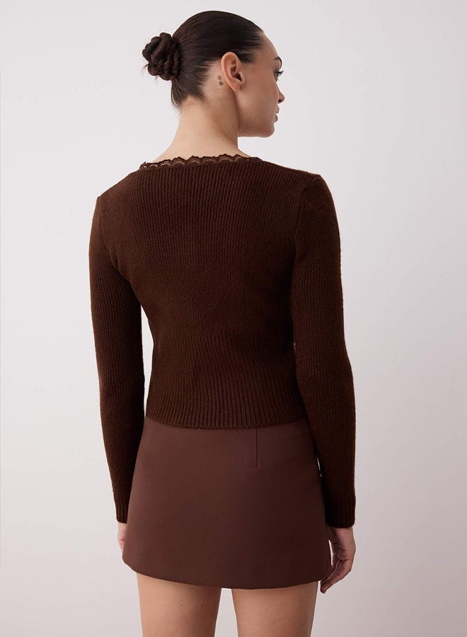 trendyol Brown Crop Lace Garnish Square Collar Soft Texture Body Wrap Knitwear Cardigan - Image 4