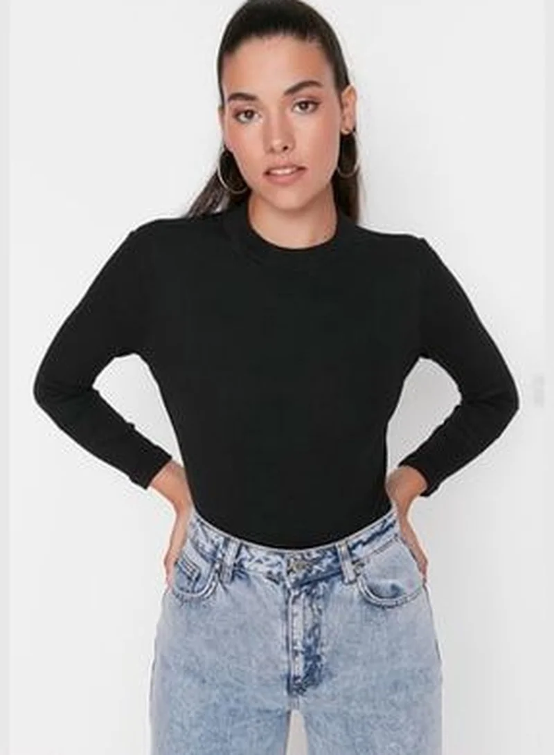 ترينديول أبيض وأسود 2-Pack Slim Snap Snaps ياقة واقفة مضلع مرن محبوك الجسم TWOAW23BD00030
