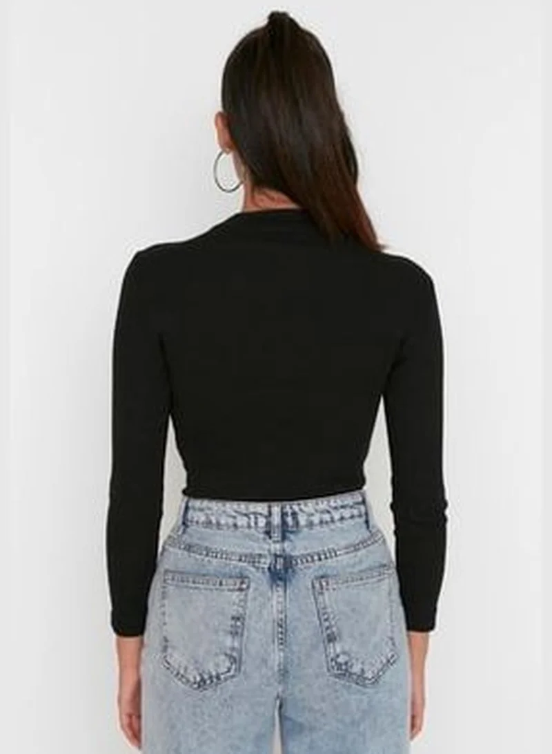 ترينديول أبيض وأسود 2-Pack Slim Snap Snaps ياقة واقفة مضلع مرن محبوك الجسم TWOAW23BD00030
