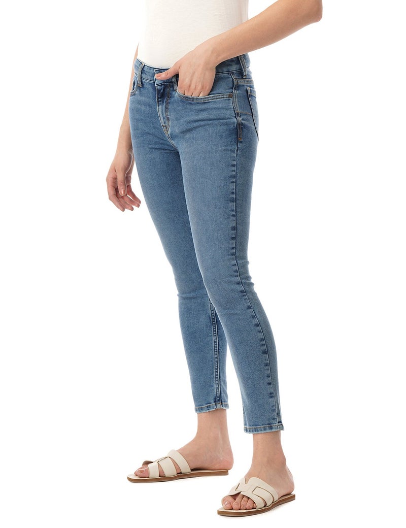 inkd جينز نسائي سوبر سكيني بصفر عفو - متوسط الارتفاع | مزيج القطن | قماش قابل للتمدد | تصميم كلاسيك 5 بوكيتيب | جينز للنساء - Image 4