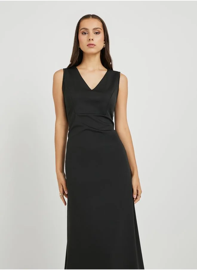 تايك تو Take Two Solid Sleeveless V-Neck Maxi Dress