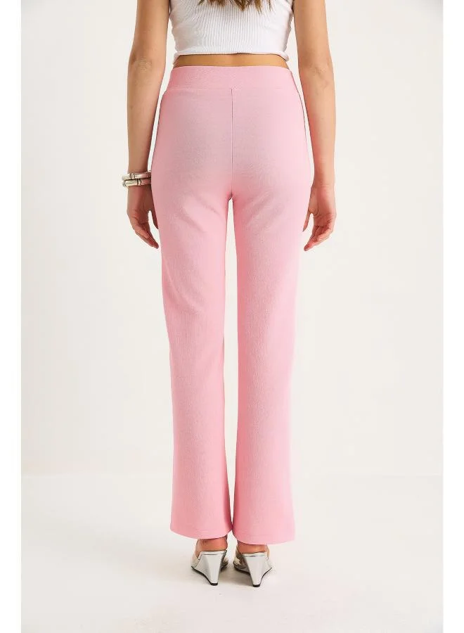 جينجر بنطلون مستقيم بخصر متوسط وتفاصيل خياطة