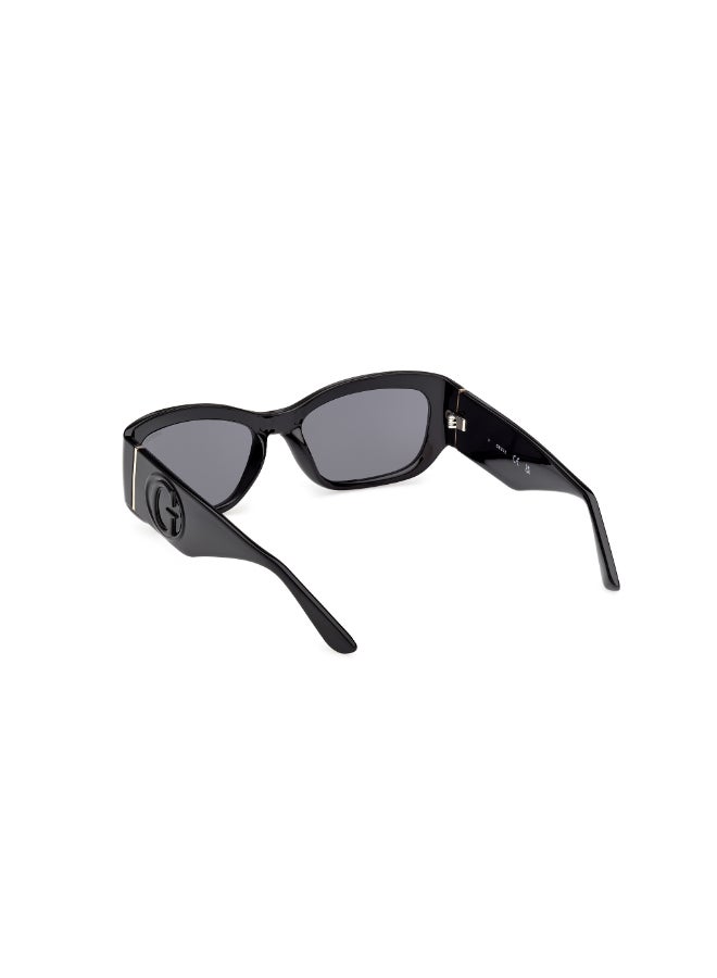 GUESS نظارات شمسية بلاستيكية من غس بحماية من الأشعة فوق البنفسجية GU0025252E54 - Image 3