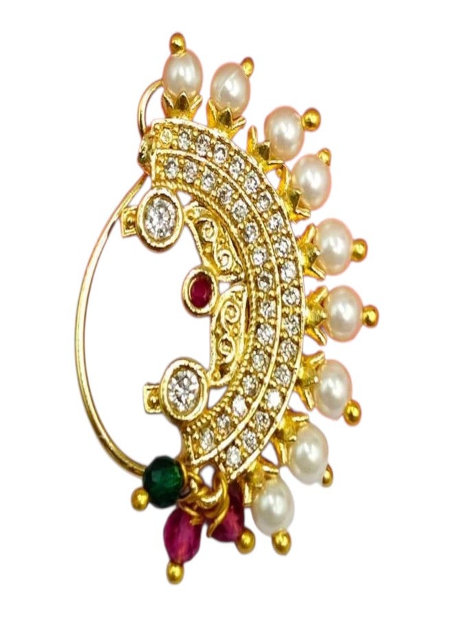 خاتم أنف تقليدي من ولاية ماهاراشترا، مصنوع بتقنية الضغط، من AAIKU | مطلي بالذهب، مرصع باللؤلؤ الأبيض وأحجار الماس الأحمر والأبيض | قاعدة نحاسية | مجوهرات زفاف للنساء - Image 1