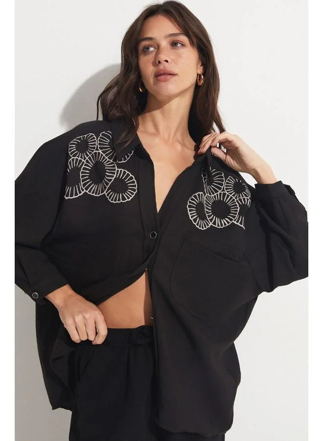 JUNE June Loose Fit Embroidery Detailed Shirt Black