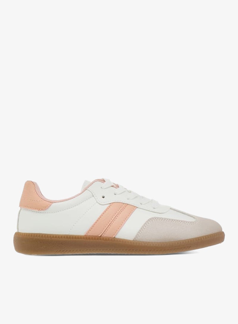 داش سنيكرز منخفض بكعب مزين بألواح وإغلاق برباط - Image 1