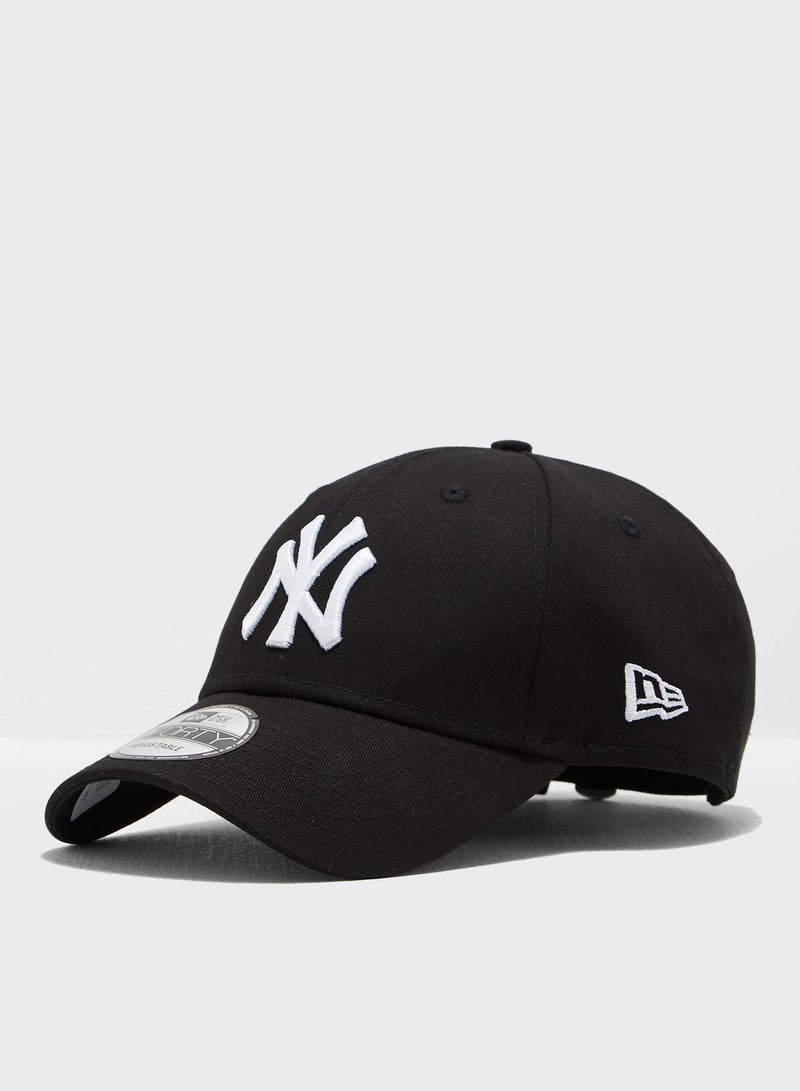 NEW ERA 9Forty League Basic New York Yankees Adjustable Cap - Image 1
