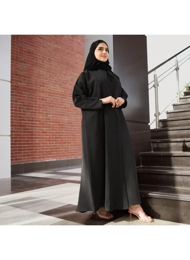 عبايات حوراء عباية سوداء بقصة مميزة من الامام مزينة بشك