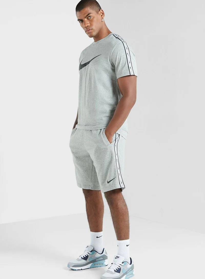 Nike Men's Sportswear Repeat Swoosh T-Shirt