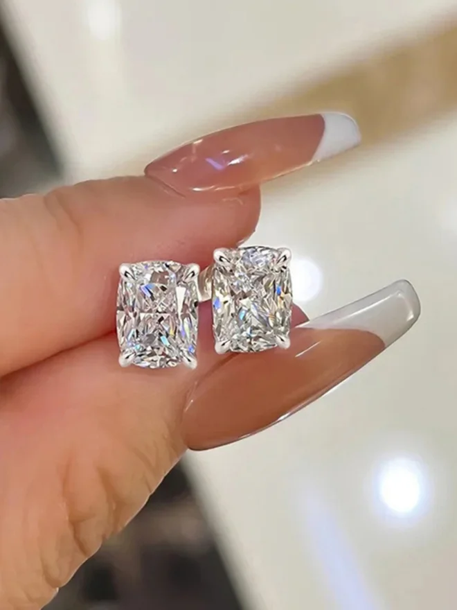 Styli Cushion Cut Stud Earrings