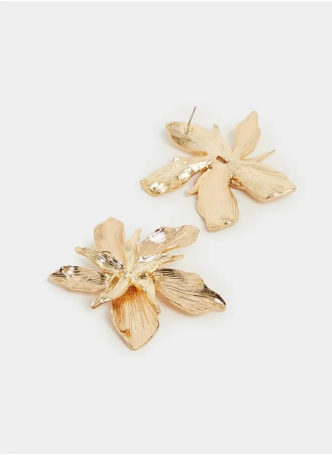 ستايلي Textured Floral Dangle Earrings